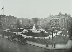 レスタースクエア、ウェストミンスターLB：北東を見る、1896 作： English Photographer