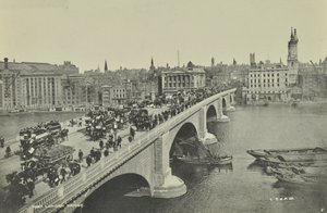 ロンドンブリッジ：1895年に橋を渡る、馬が引くオムニバスとカート、歩行者