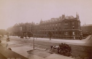 ロンドン病院 作： English Photographer