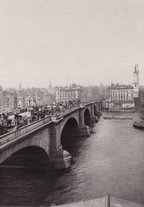 ロンドンロンドン・ブリッジ（モノクロ写真 作： English Photographer