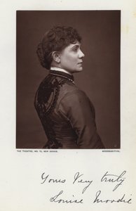 ルイーズ・ムーディ（モノクロ写真） 作： English Photographer