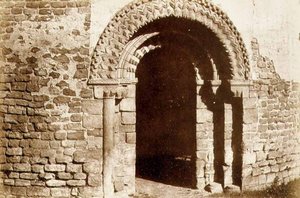 ラドロー城：ラウンド・チャーチのドアウェイ、1852-3年頃（写真）