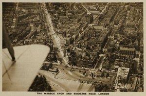 マーブル アーチ、エッジウェア ロード、ロンドン、航空写真 (白黒写真) 作： English Photographer