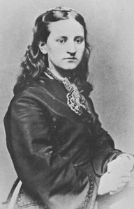 Mary Aitken Carlyle（モノクロ写真 作： English Photographer