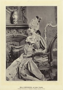 レディー・ティーズル役のミス・フォーテスキュー