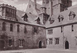 Mob Quadrangle Merton College、オックスフォード 作： English Photographer