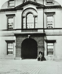 ノーサンバーランドハウス、チャーリングクロス、ウェストミンスターLB：中庭、1880 作： English Photographer
