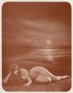 ヌーディスト・アート残照（モノクロ写真） 作： English Photographer