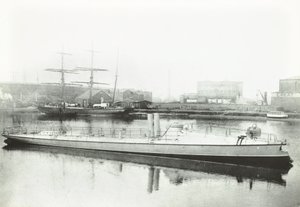 1881年にポルトガル政府のために建造された3隻の魚雷艇の1つ、ロンドン 作： English Photographer