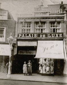 ラグジュアリーパレス、ハイストリート、ブロムリー 作： English Photographer