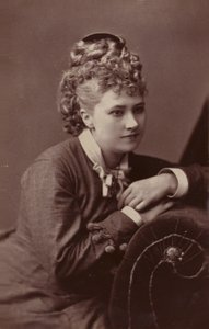 ポーリーン・マーカム 作： English Photographer