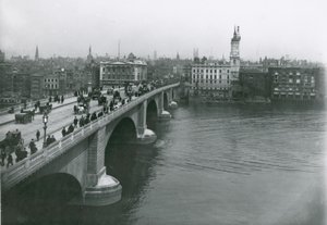 ロンドン橋の写真 作： English Photographer