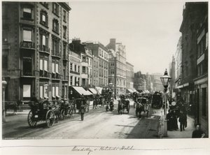 ピカデリーとハチェットホテル、ロンドン、1887年頃（アルビネン・プリント 作： English Photographer