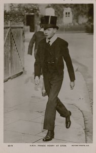 1913年に送付されたイートンでのHRHヘンリー王子のポストカード 作： English Photographer