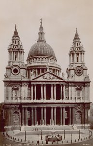 セントポール大聖堂の西側正面のポストカード 作： English Photographer