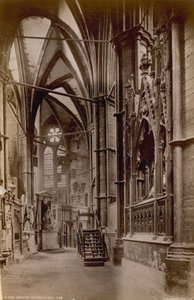 ウェストミンスター寺院内の合唱用外来の絵が描かれた絵葉書 作： English Photographer