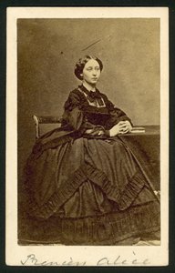 アリス王女 作： English Photographer