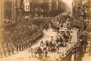 ビクトリア女王、ダイヤモンドジュビリー行列、1897年 作： English Photographer