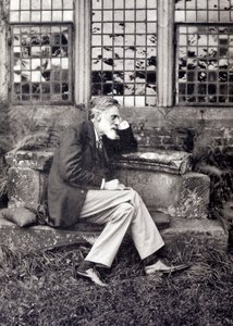 ロバート・ブリッジス（イギリスの詩人）（モノクロ写真 作： English Photographer