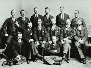 ローゼンデールロードスクール：教師のグループ、1897年 作： English Photographer