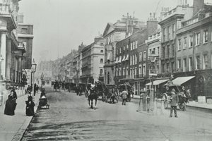 セントジェームズストリート、ウェストミンスターLB：1895年にポールモールから北を見る 作： English Photographer