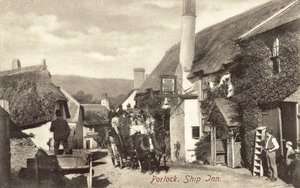ポートロックの「シップ・イン」（モノクロ写真 作： English Photographer