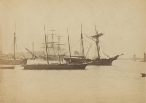 テムズ川の船とボート 作： English Photographer