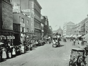 ショーディッチハイストリート：北を見る、1896 作： English Photographer