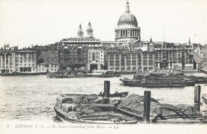 テムズ川からのセントポール大聖堂 作： English Photographer