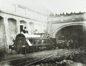 スタッフォードストリート、実験用機関車、1862 作： English Photographer