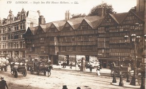 Staple Inn Old Houses inホルボーン 作： English Photographer