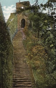 カリスブルック城の砦への階段 作： English Photographer