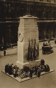 ロンドン・ホワイトホールの慰霊碑（モノクロ写真 作： English Photographer