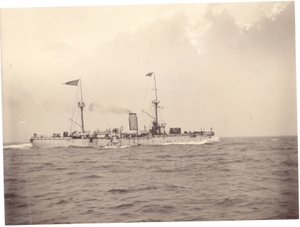 海の「チーユアン」、1886年頃 作： English Photographer