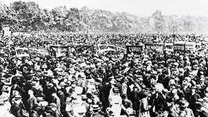 1908年6月12日（日）、ハイドパークでの女性デモに対する大投票 作： English Photographer
