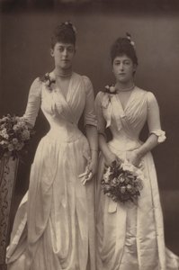 ビクトリア女王とウェールズのモード 作： English Photographer