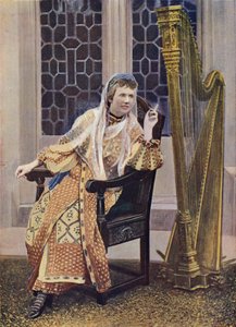 ルーマニアの女王（カラー写真） 作： English Photographer