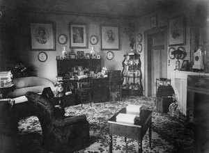 クイーンズシッティングルーム、ヴィラホーエンローエ、バーデンバーデン、1860年代後半 作： English Photographer