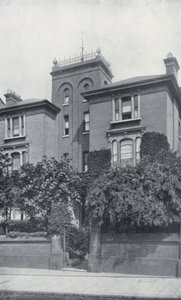 The Residence of Theodore Watts-Dunton and Algernon C Swinburne, The Pines, Putney (白黒写真) 作： English Photographer
