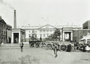 ロイヤルミント、ロンドン、1895 作： English Photographer