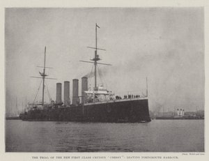 ポーツマス港を去る新しいファーストクラスの巡洋艦Cressyの試用 作： English Photographer
