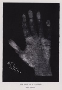 W・T・ステッドの手（モノクロ写真 作： English Photographer
