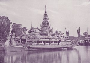 ビルマ王の亡き金色のはしけ 作： English Photographer