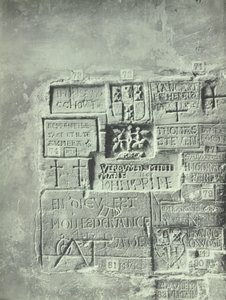 ロンドン塔、タワーヒル：1899年のボーシャンタワーの碑文 作： English Photographer