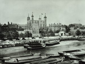 ロンドン塔、タワーヒル：ロム川、1895 作： English Photographer