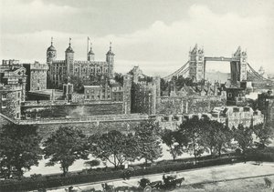 ロンドン塔とタワーブリッジ 作： English Photographer