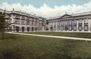 大学図書館と上院 作： English Photographer