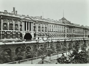 ビクトリアエンバンクメント、ウェストミンスターLB：サマセットハウス、ビクトリアエンバンクメントへの標高、1896年 作： English Photographer
