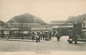 ビクトリア駅、ロンドン 作： English Photographer
