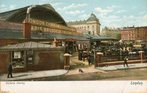 ビクトリア駅、ロンドン 作： English Photographer